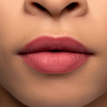 matte lipstick long lasting Matte Constance duo Vivienne Sabo| Shades 32 (warm pink nude) and 35 (fucsia)