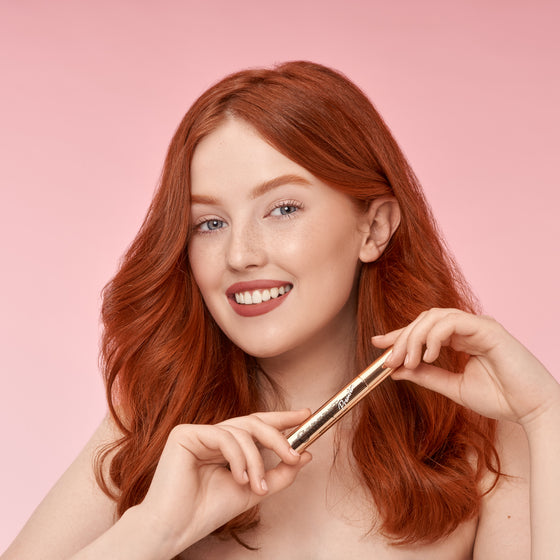 mascara Cabaret Premiere Vivienne Sabo applied to natural lashes in the sexy style  no lash extensions